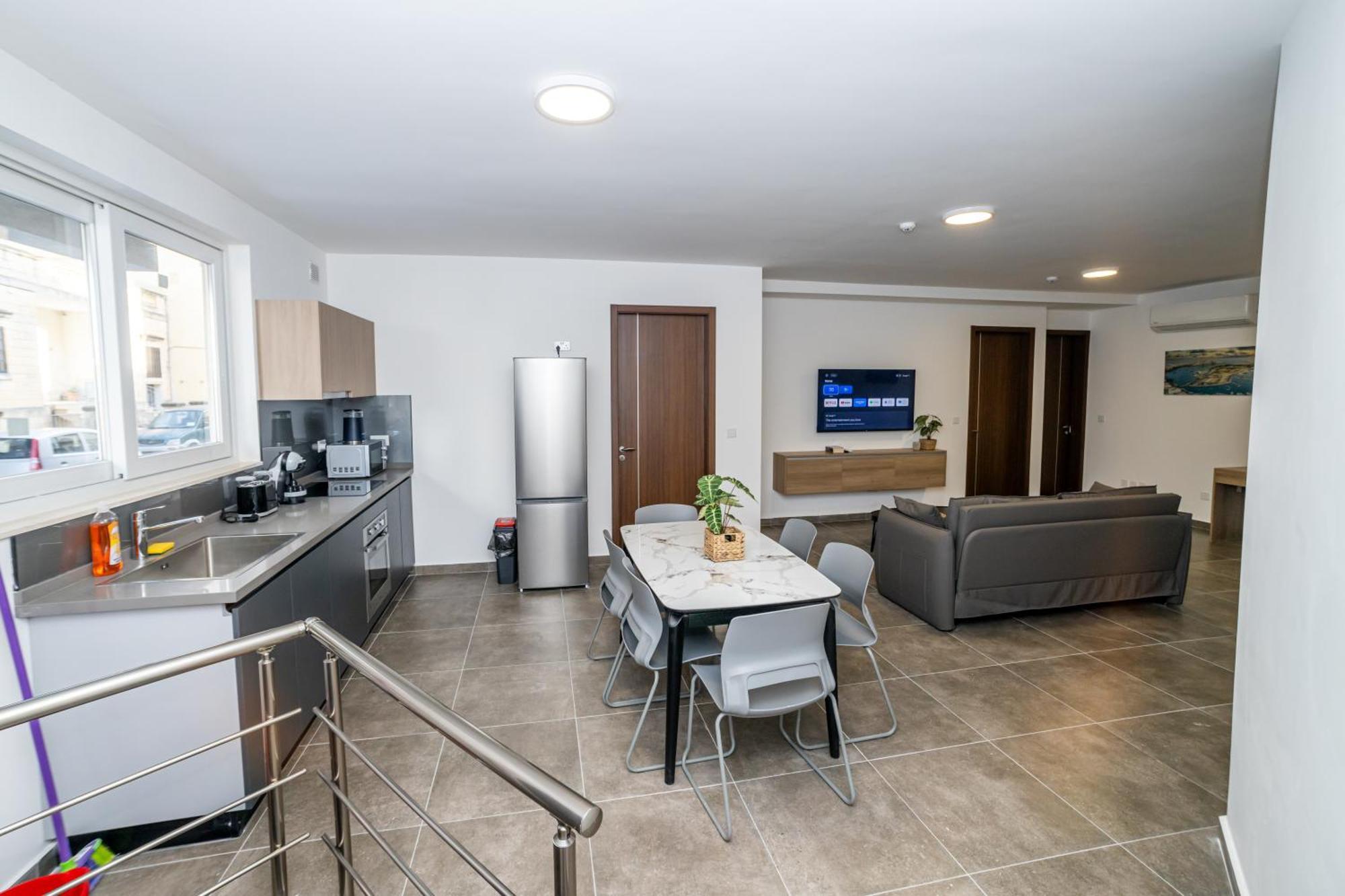 Stylish Private Entrance Maisonette 2 Bed * St. Paul's Bay