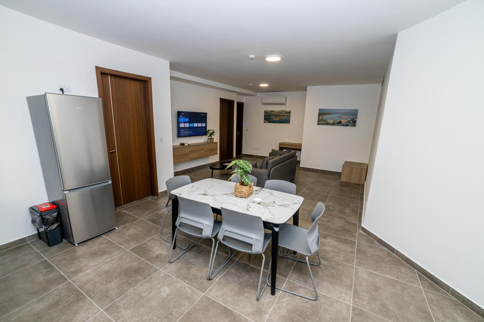 Stylish Private Entrance Maisonette 2 Bed
