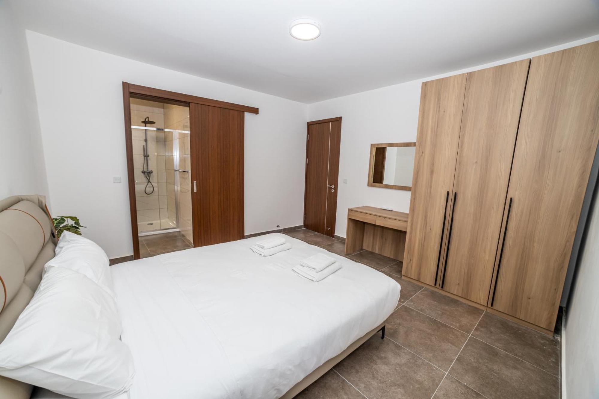Stylish Private Entrance Maisonette 2 Bed